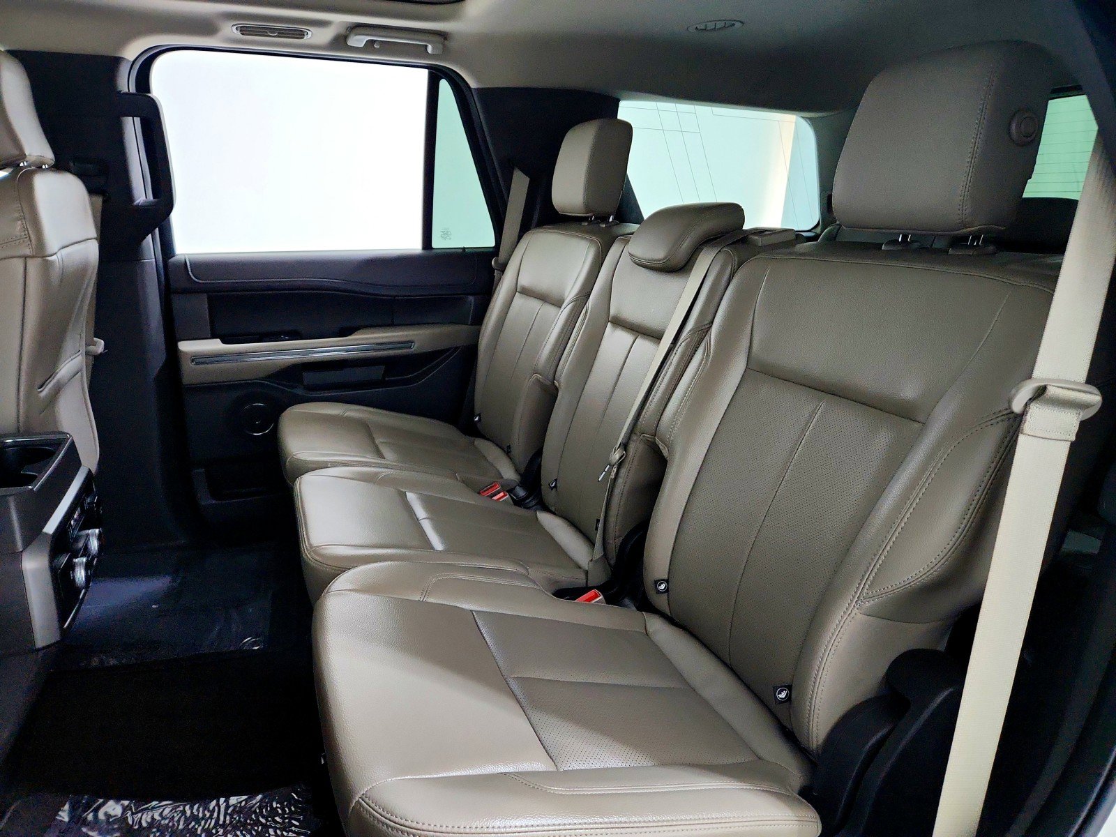 Used 2020 Ford Expedition XLT w/ Equipment Group 202A image 18