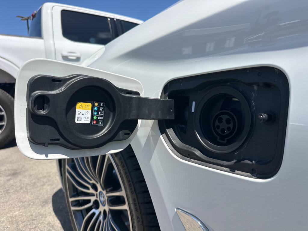 Used 2023 BMW 530e RWD image 41