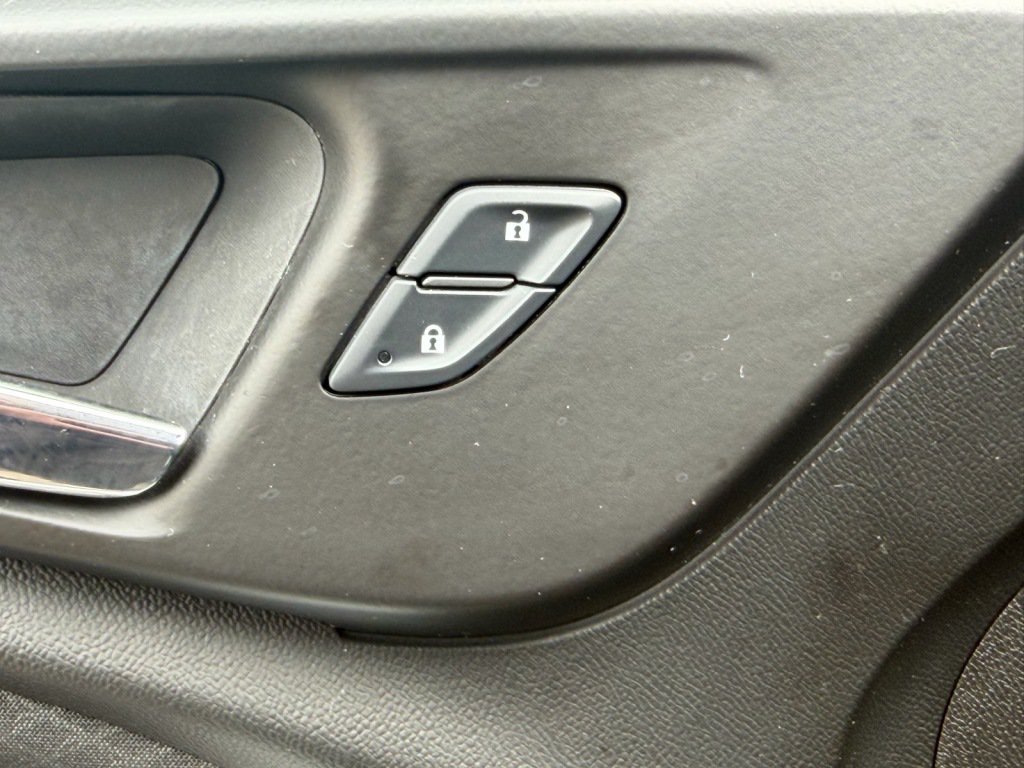 Used 2016 Chevrolet Malibu LT FWD image 13