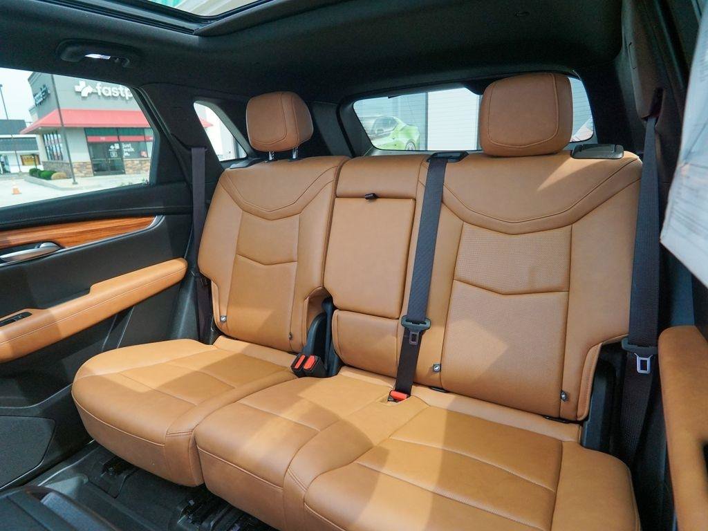 Used 2021 Cadillac XT5 Premium Luxury w/ LPO, Floor Liner Package AWD/4WD image 35