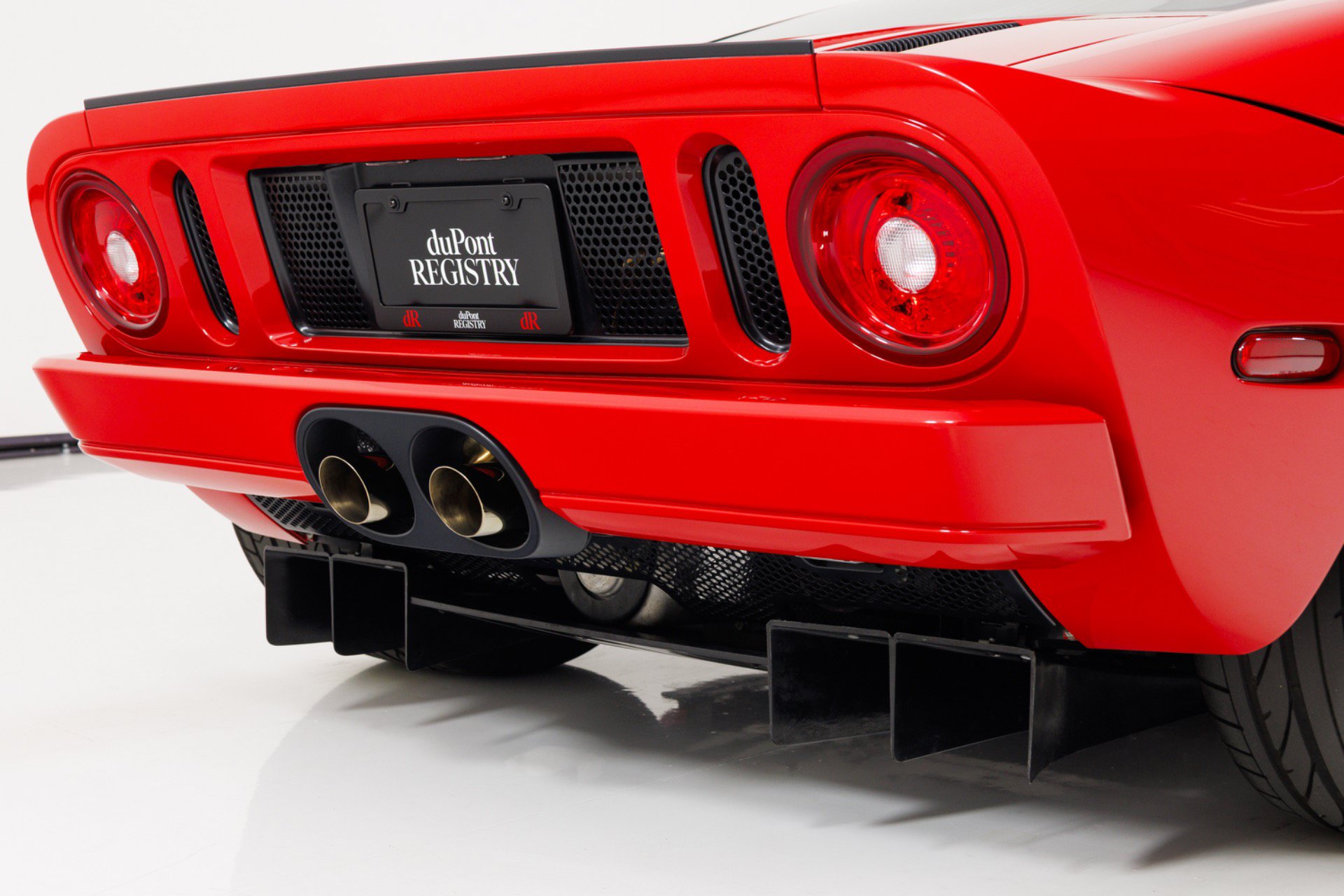 Used 2006 Ford GT RWD image 87