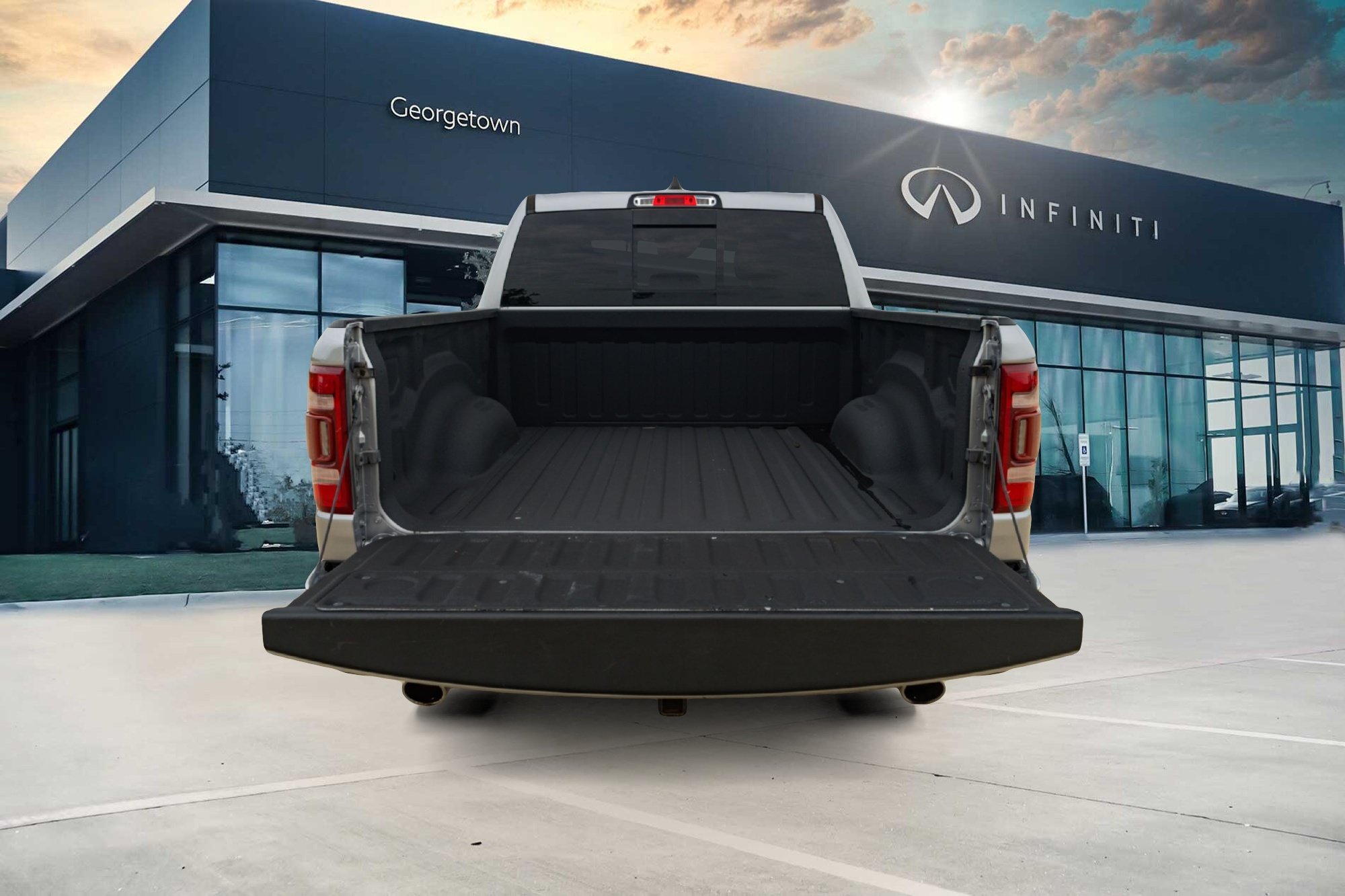 Used 2022 RAM 1500 Laramie AWD/4WD image 25