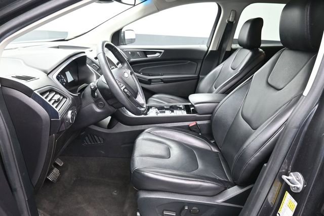 Used 2020 Ford Edge Titanium FWD image 25