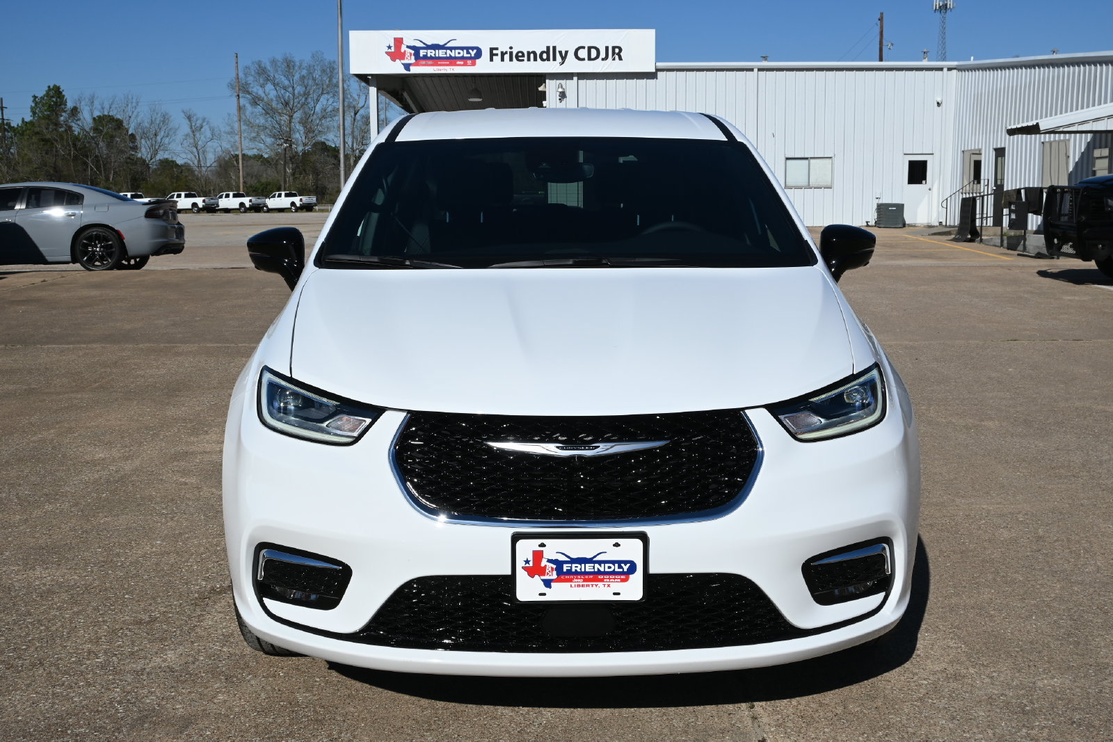 New 2026 Chrysler Pacifica Select AWD/4WD image 5