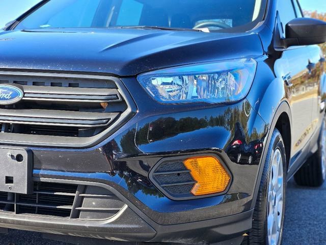 Used 2019 Ford Escape S image 9