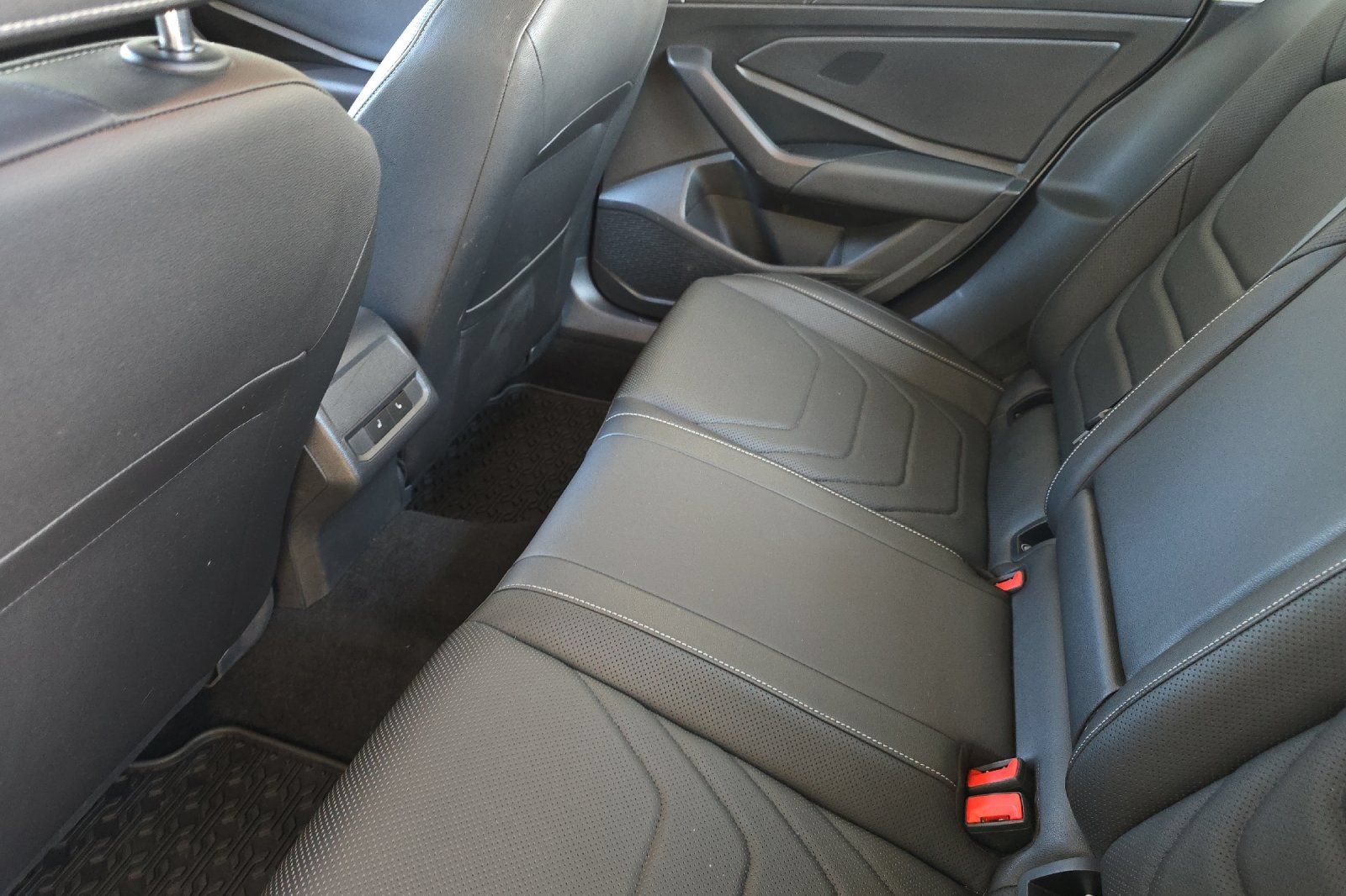 Used 2021 Volkswagen Jetta SEL Premium FWD image 9