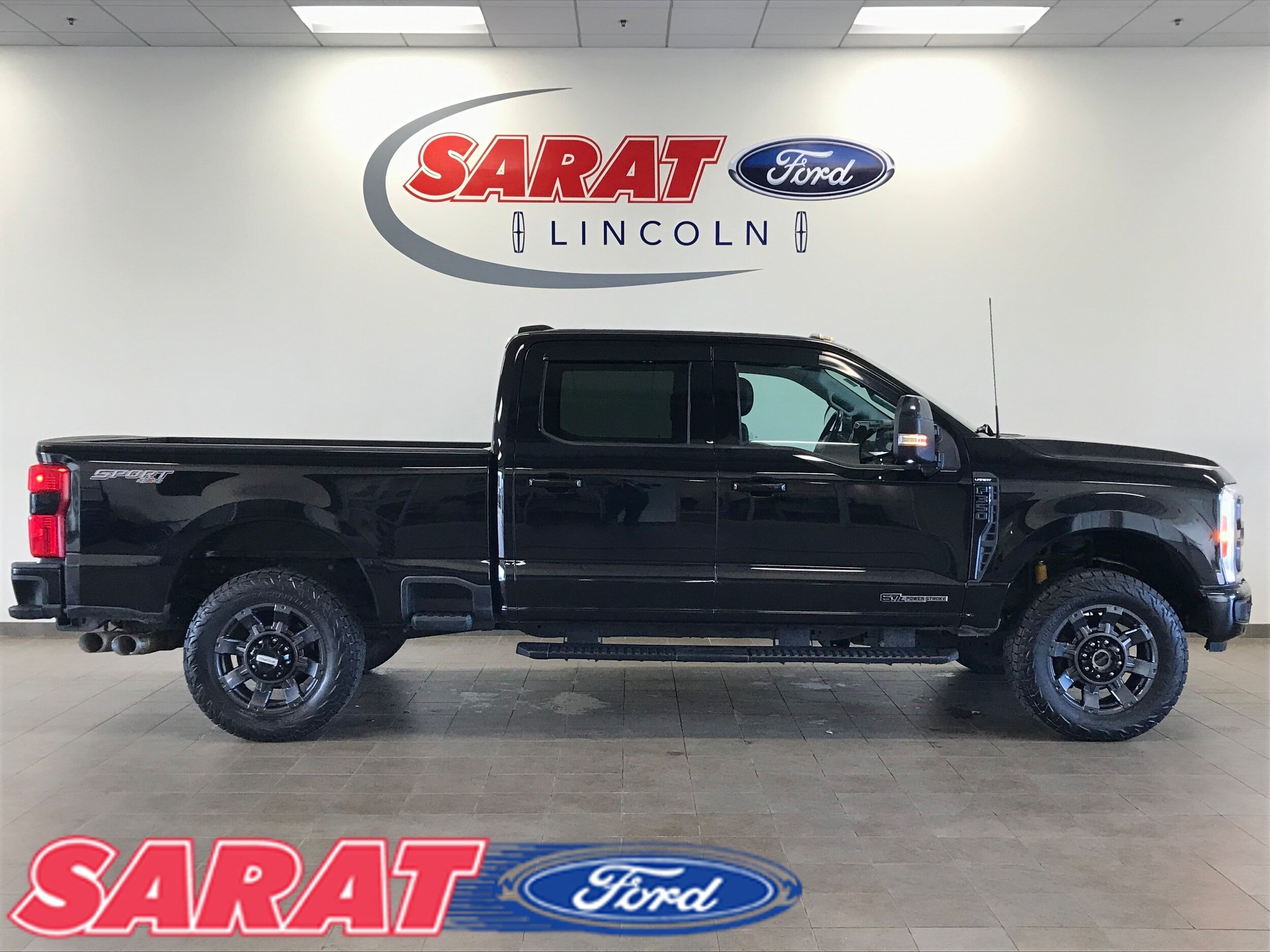 Used 2023 Ford F350 Lariat w/ Lariat Ultimate Package AWD/4WD image 1