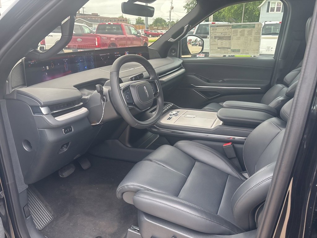 New 2025 Lincoln Navigator Reserve w/ Jet Appearance Package image 9