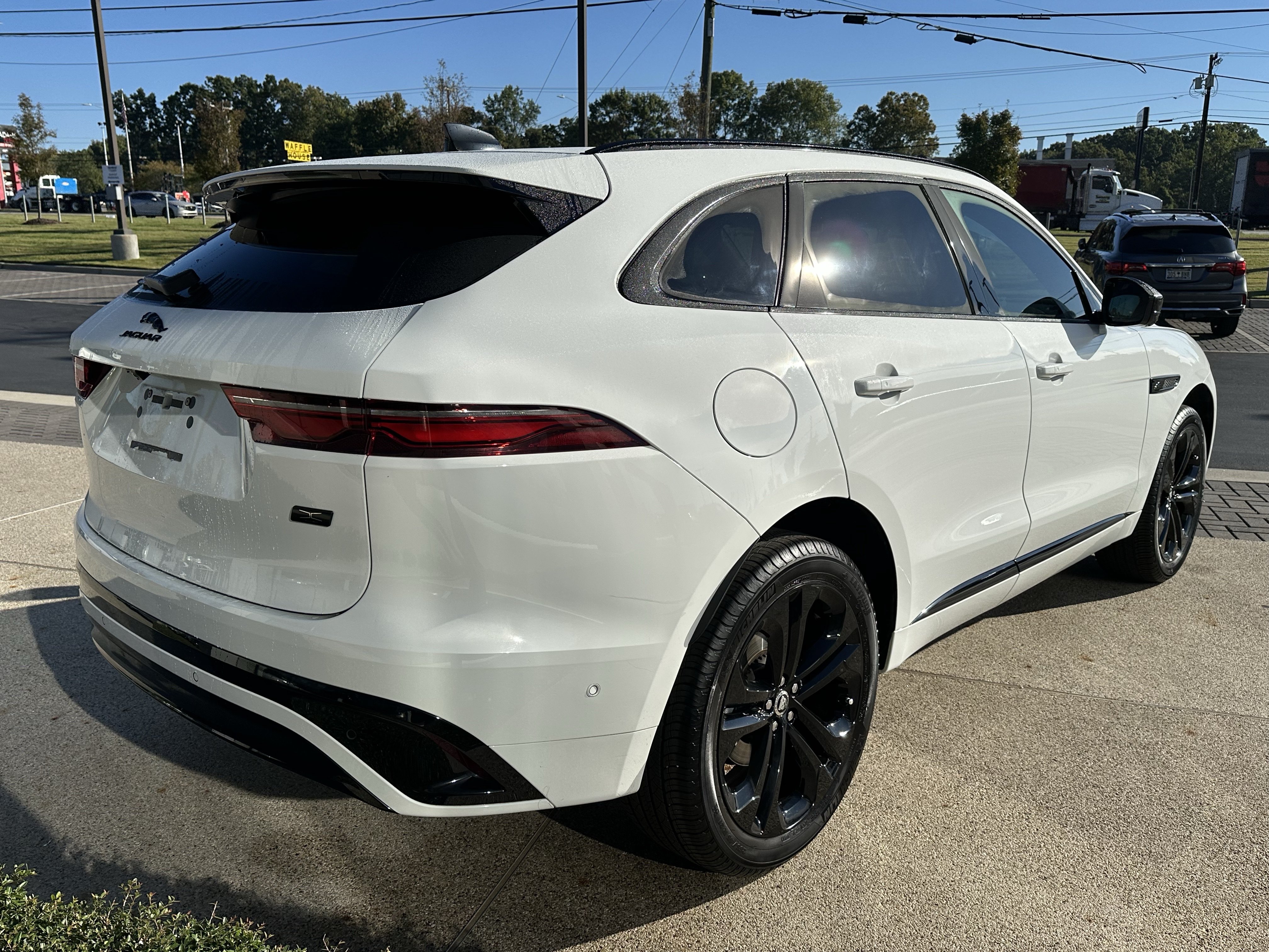 Certified 2026 Jaguar F-PACE R-Dynamic S AWD/4WD image 7