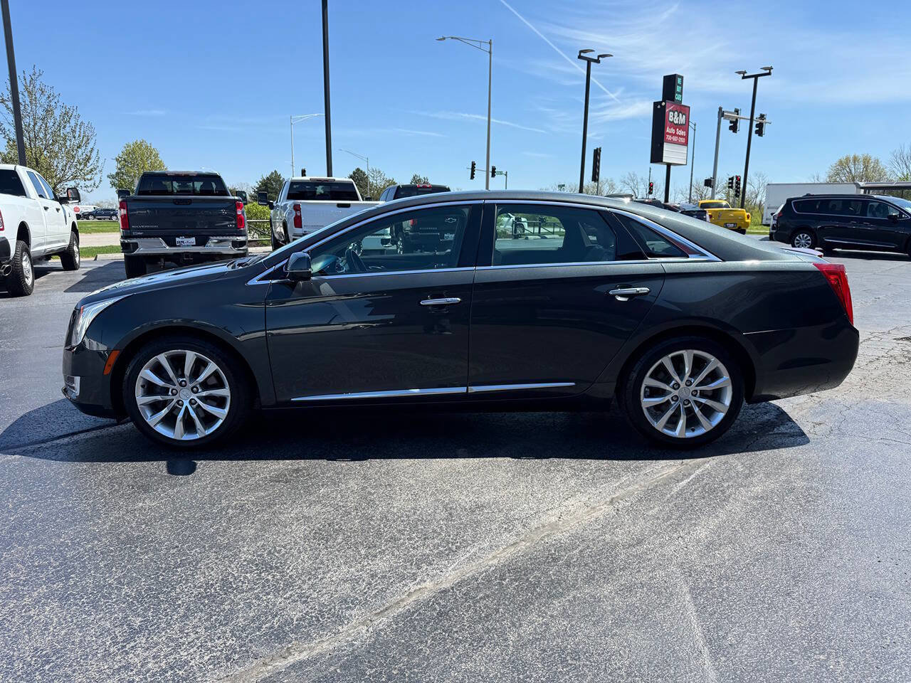 Used 2017 Cadillac XTS Luxury w/ Driver Awareness Package image 4