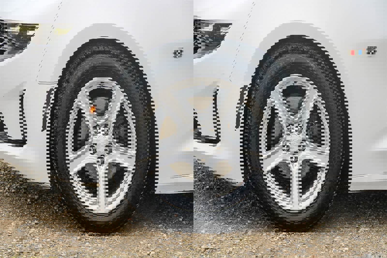 Used 2019 Chevrolet Camaro LT image 9