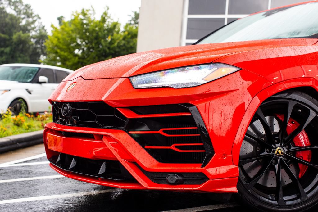 Used 2019 Lamborghini Urus AWD/4WD image 3