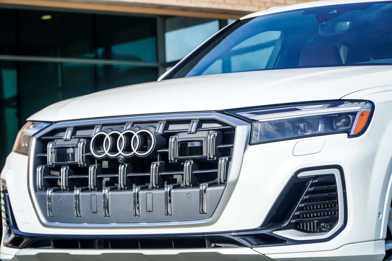 Used 2025 Audi Q7 3.0T Premium Plus AWD/4WD image 2