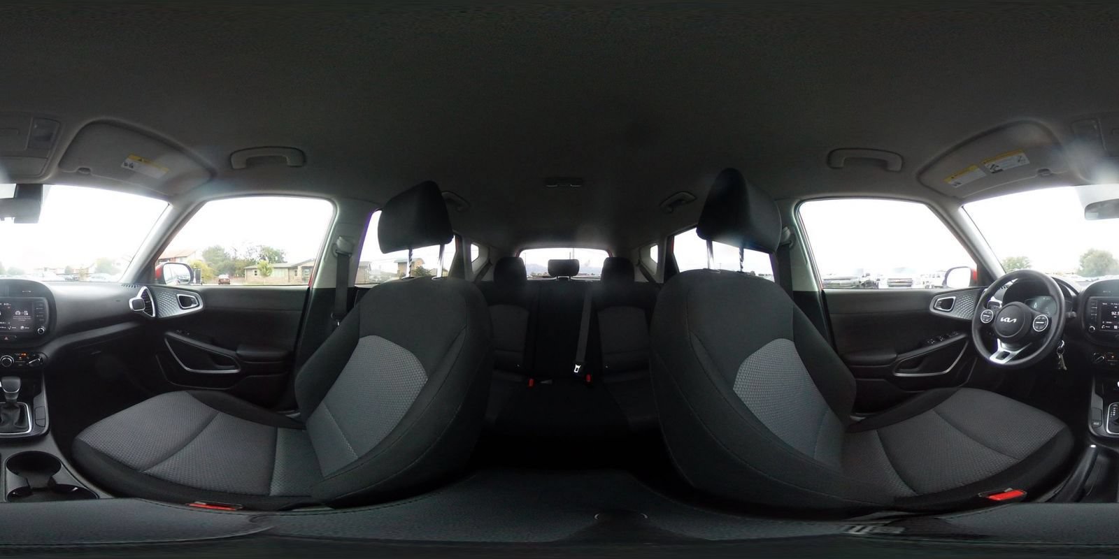Used 2025 Kia Soul LX w/ LX Technology Package FWD image 39