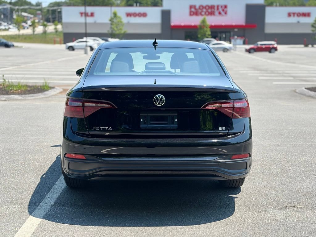 Used 2024 Volkswagen Jetta SE FWD image 5