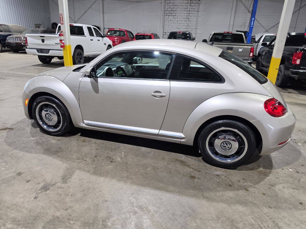 Used 2012 Volkswagen Beetle 2.5 FWD image 5