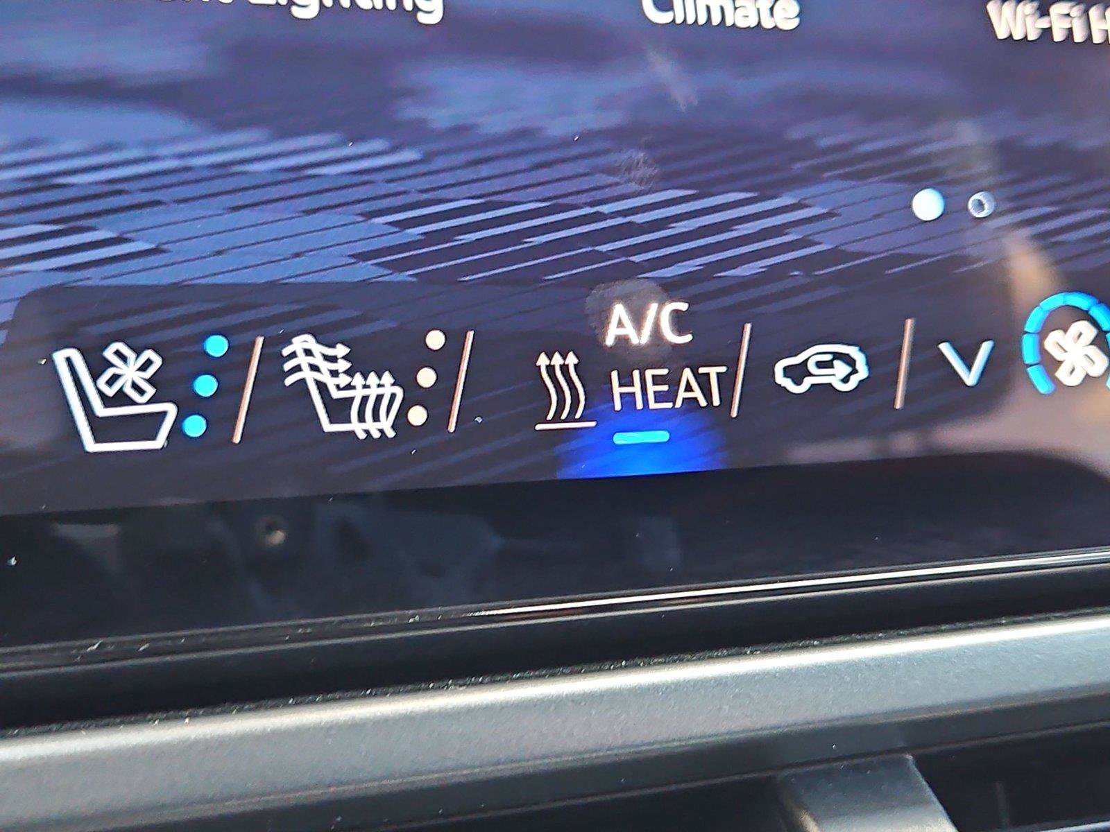 Used 2025 Chevrolet Equinox EV RS w/ Convenience Package II FWD image 22