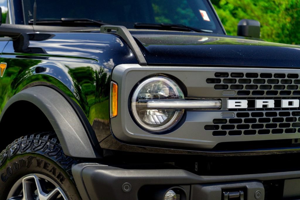 Used 2025 Ford Bronco Badlands AWD/4WD image 4