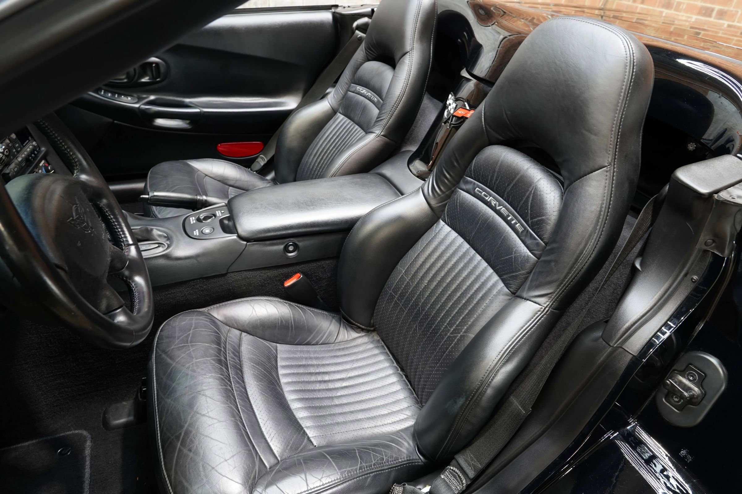 Used 2004 Chevrolet Corvette Convertible w/ Preferred Equipment Group image 25