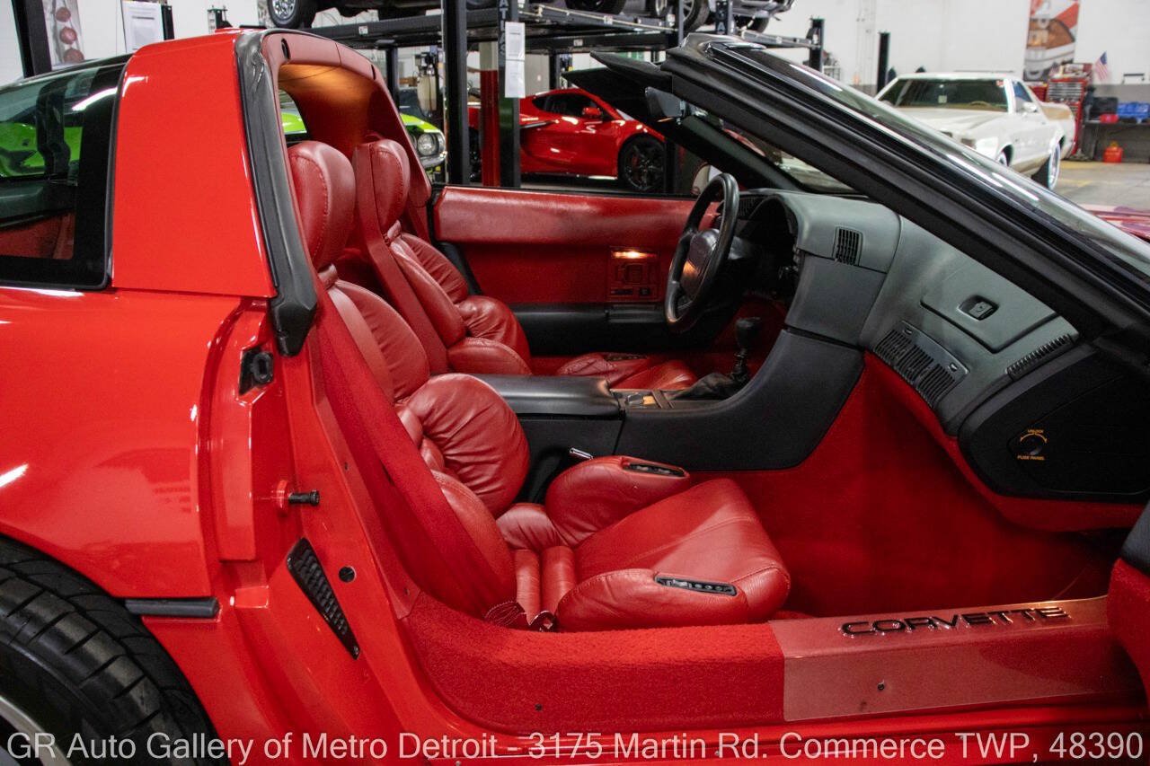 Used 1990 Chevrolet Corvette ZR-1 RWD image 39