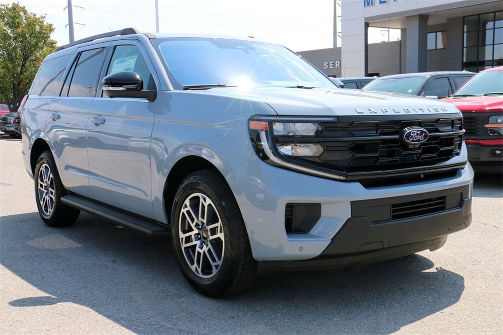 New 2025 Ford Expedition Active image 4