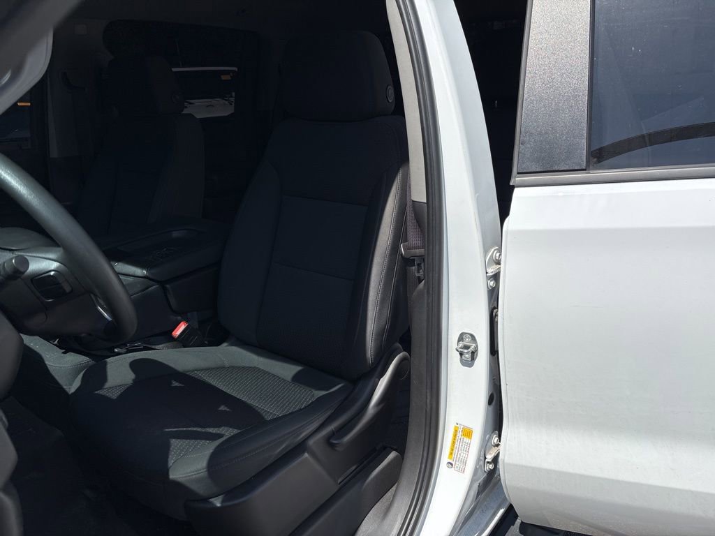 Used 2022 Chevrolet Silverado 1500 Custom w/ Safety Confidence Package AWD/4WD image 3