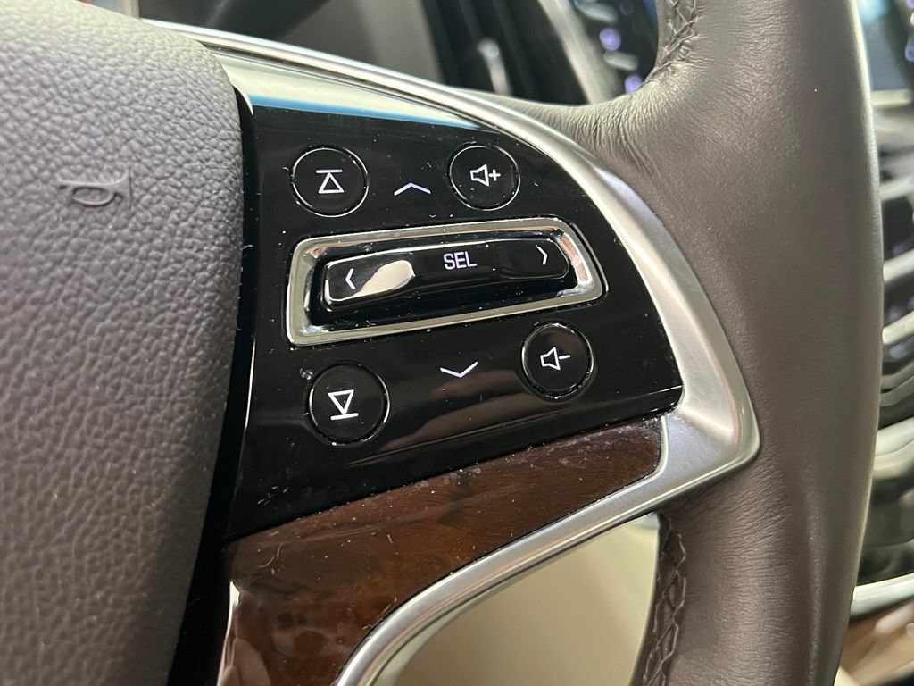 Used 2017 Cadillac Escalade Luxury AWD/4WD image 21