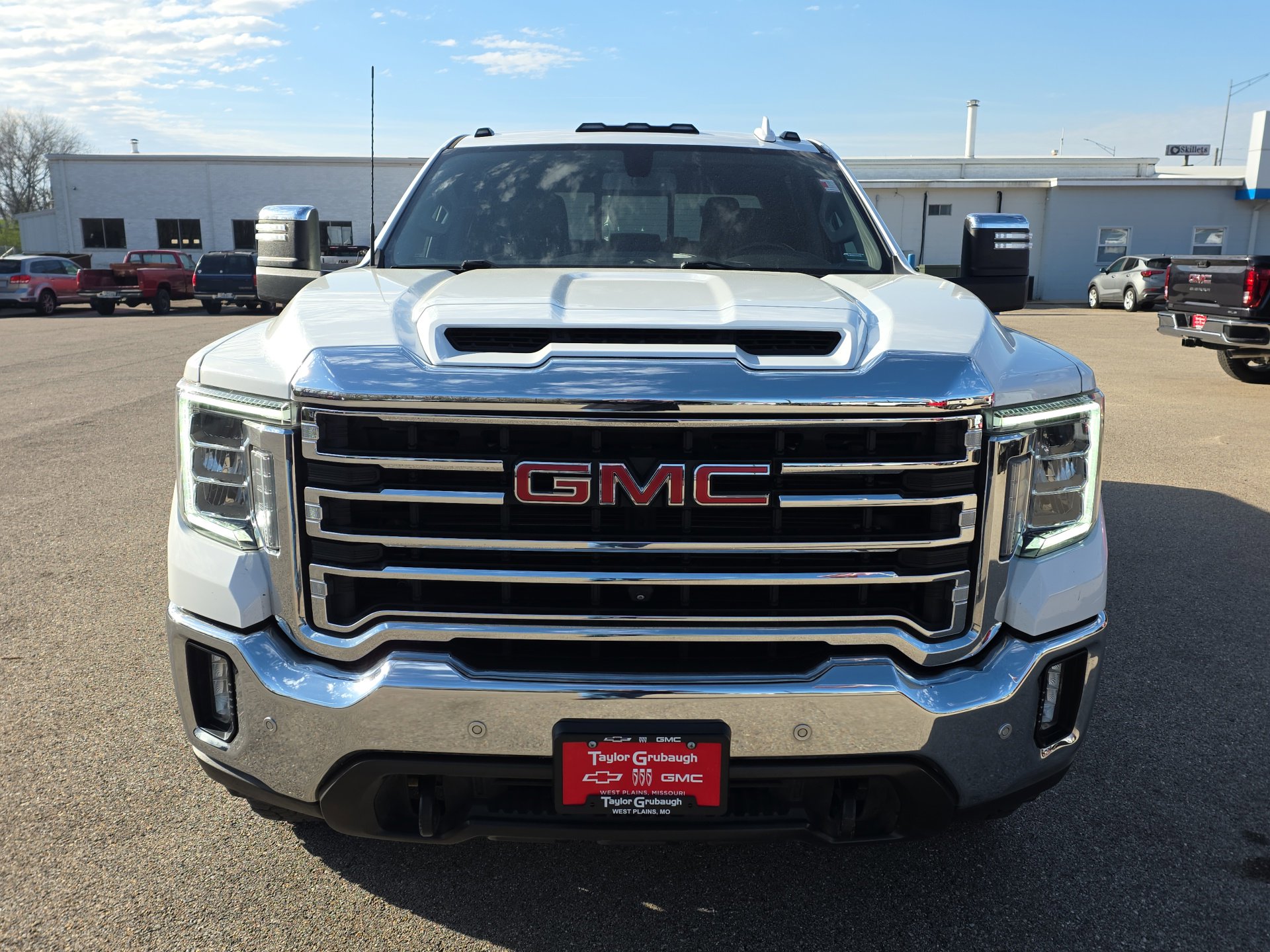 Used 2021 GMC Sierra 2500 SLT w/ SLT Premium Package image 3