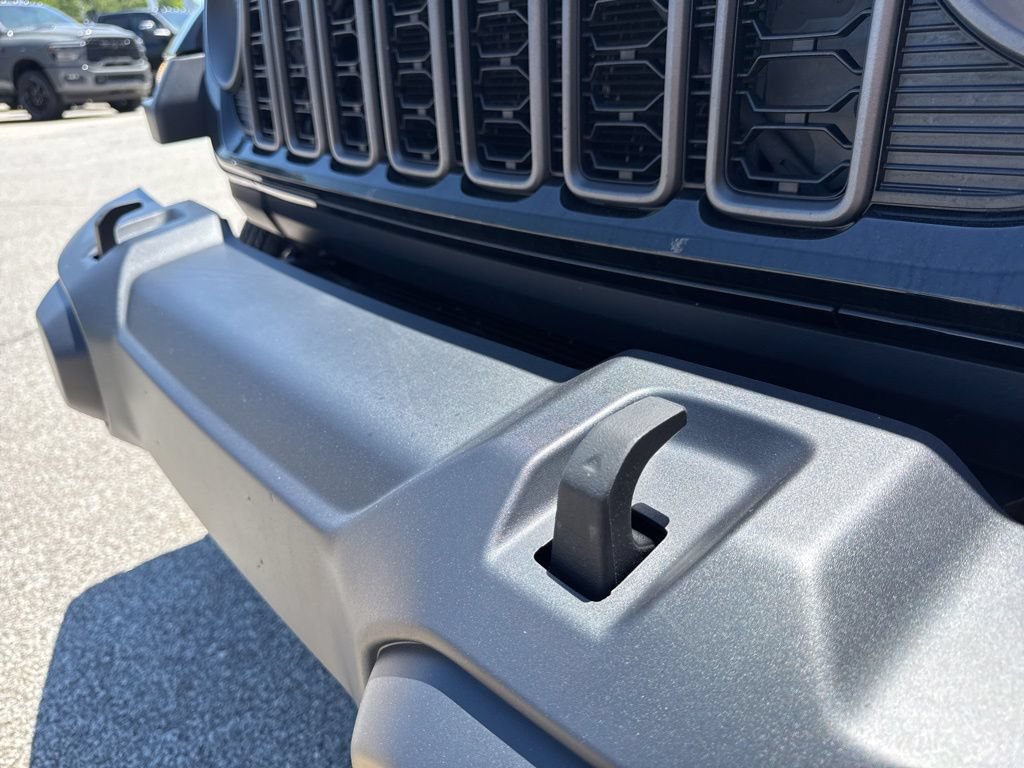 Used 2024 Jeep Gladiator Sport AWD/4WD image 16