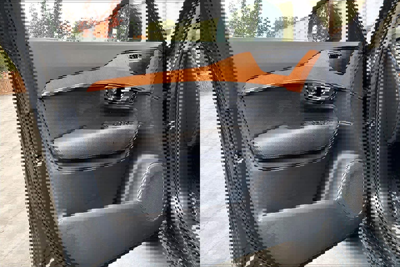 Used 2022 Volvo XC90 T8 Inscription Expression w/ Advanced Package image 26