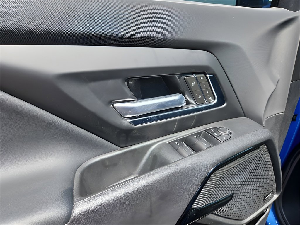 New 2025 Chevrolet Silverado EV LT image 19
