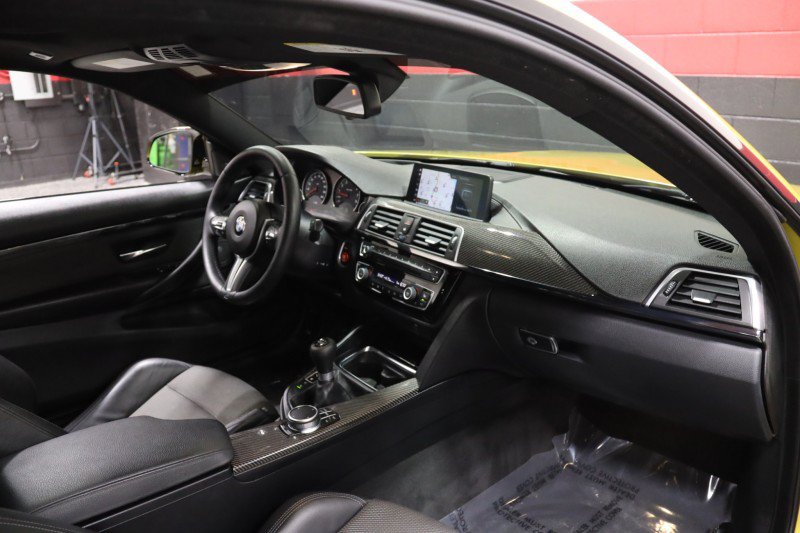 Used 2019 BMW M4 Coupe w/ Executive Package RWD image 39