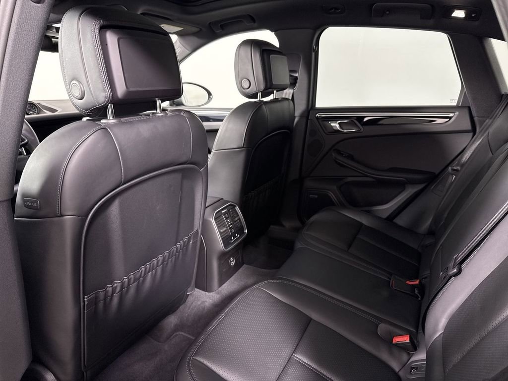Certified 2025 Porsche Macan image 26