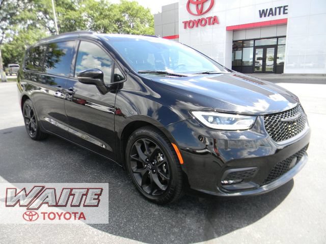 Used 2025 Chrysler Pacifica Limited FWD video 1