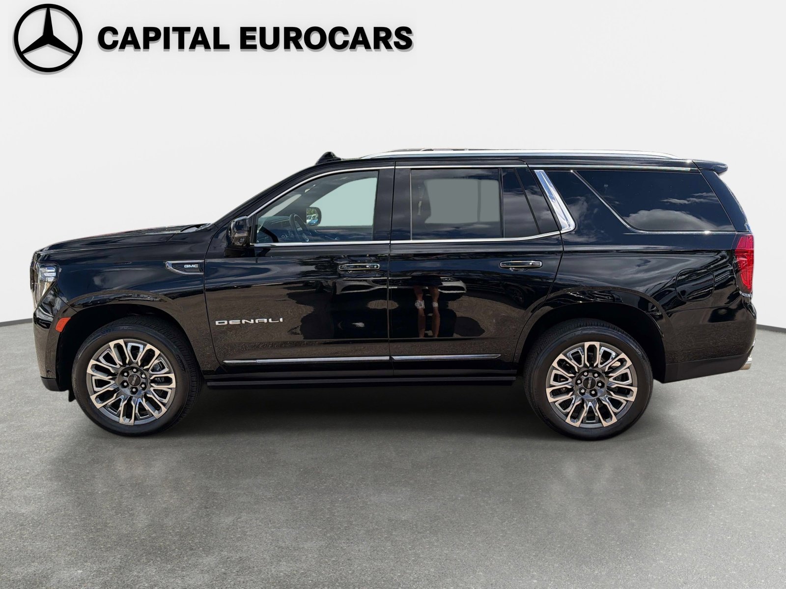 Used 2023 GMC Yukon Denali Ultimate image 8