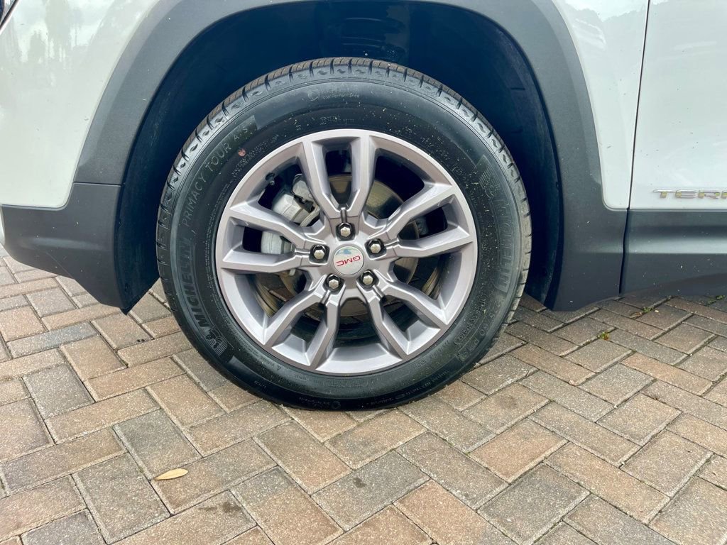 Used 2023 GMC Terrain SLT image 10