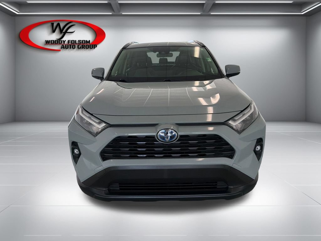Used 2022 Toyota RAV4 XLE Premium AWD/4WD image 2