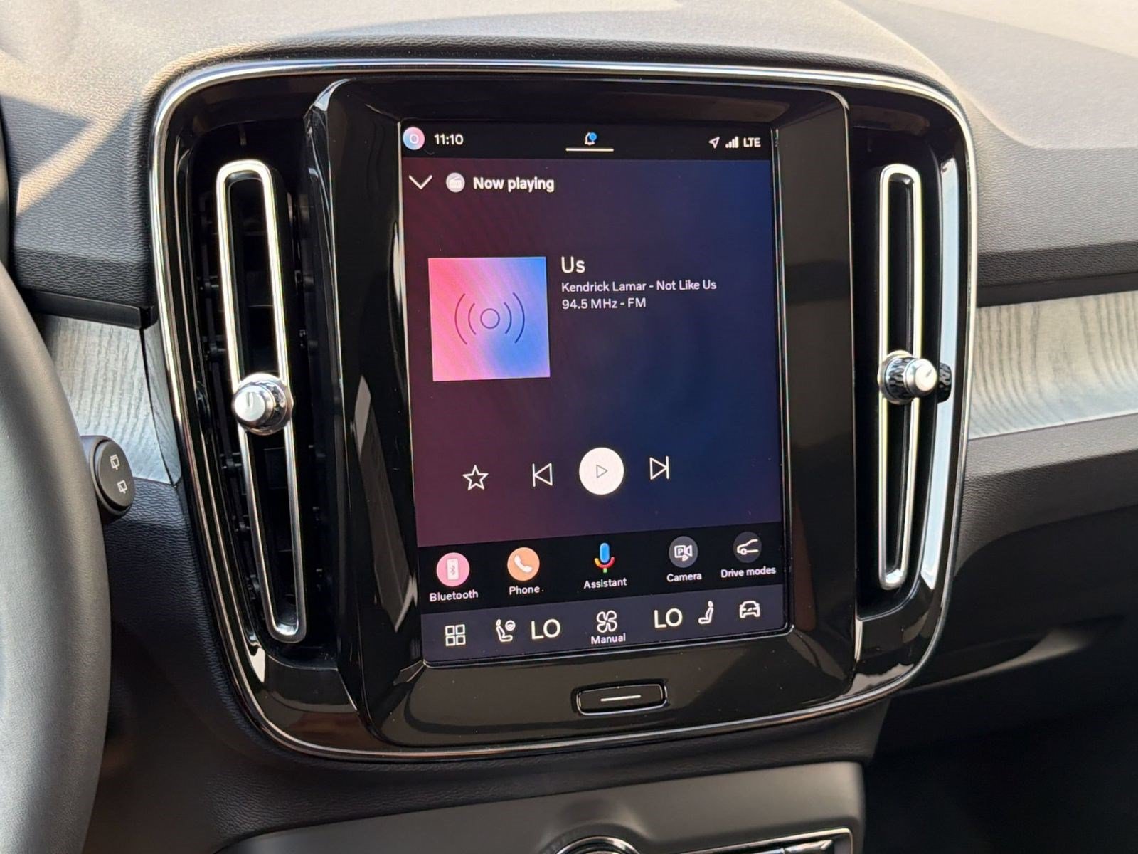 Certified 2023 Volvo XC40 B5 Plus w/ Protection Package Premier AWD/4WD image 21