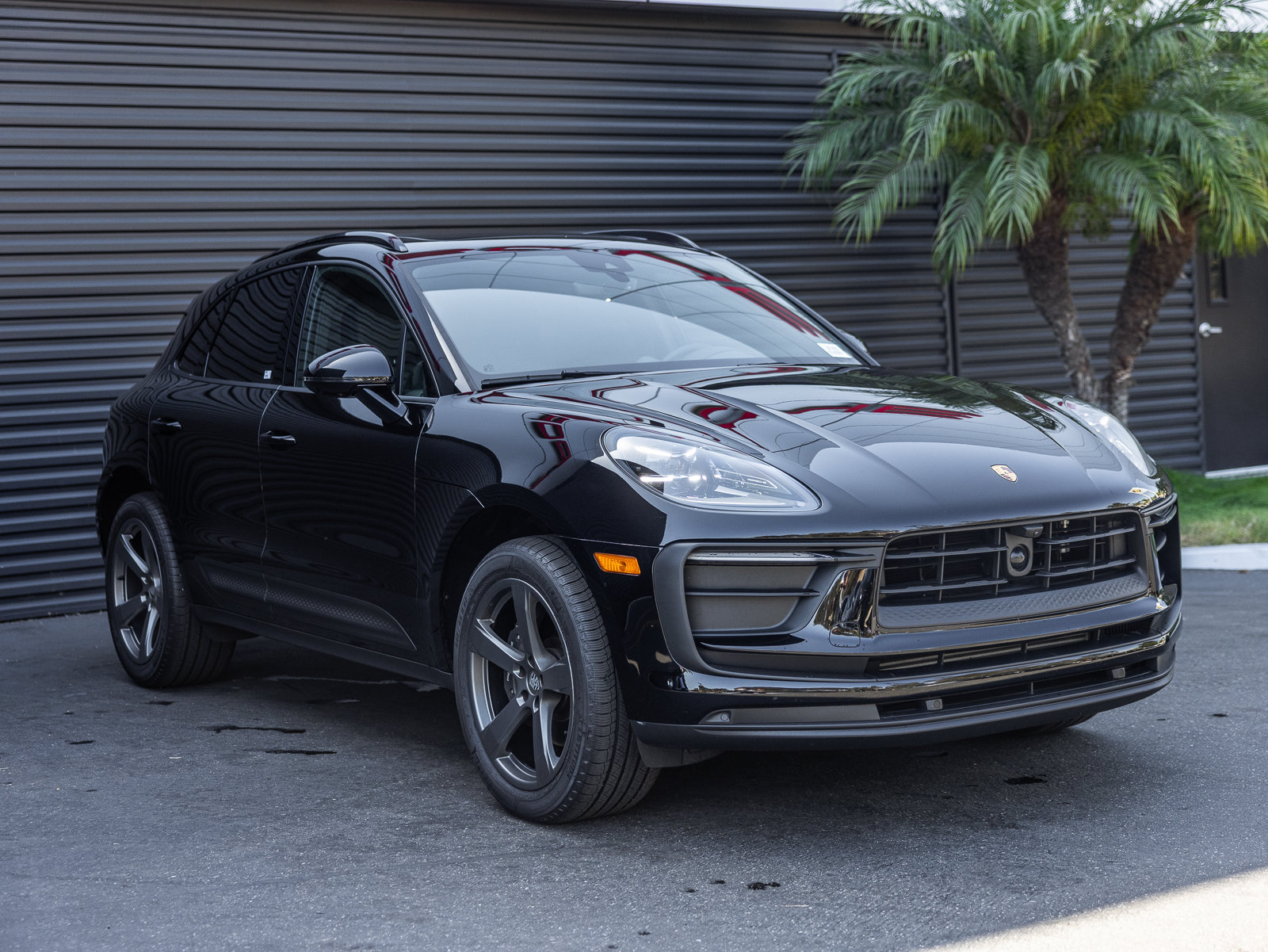Certified 2026 Porsche Macan AWD/4WD image 6