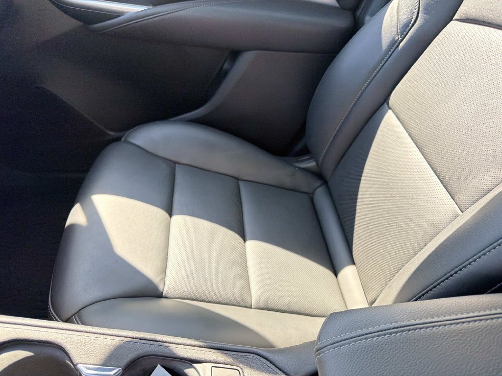 Used 2020 Cadillac XT4 Premium Luxury FWD image 15