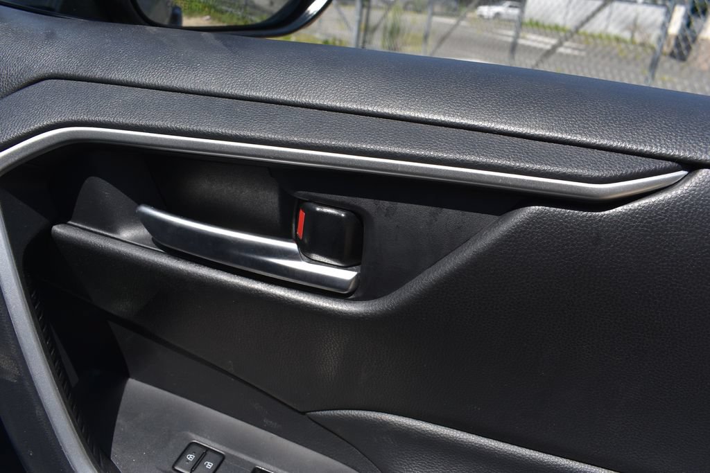 Used 2025 Toyota RAV4 XLE FWD image 20