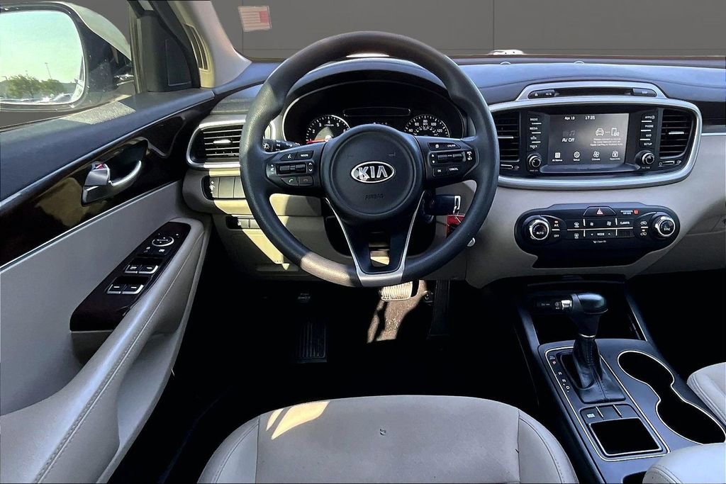 Used 2018 Kia Sorento LX image 5