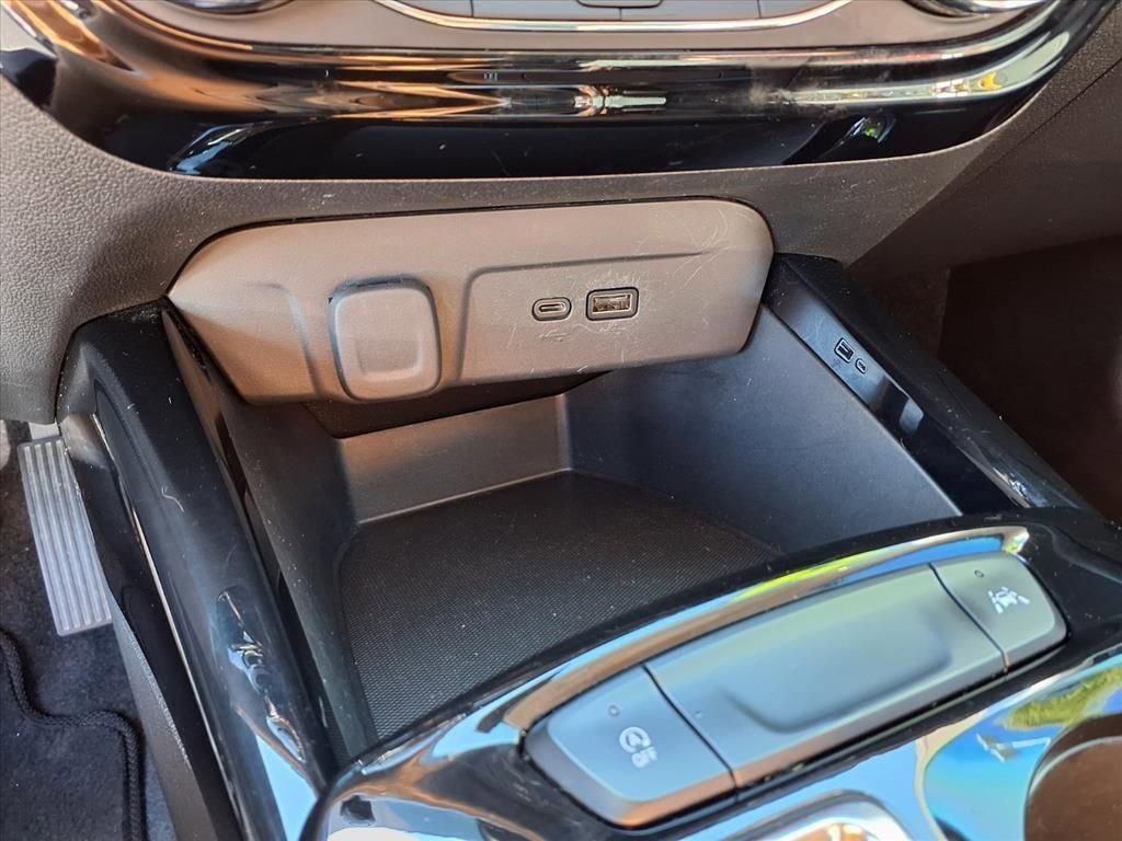 Used 2024 Chevrolet Trax LT image 13