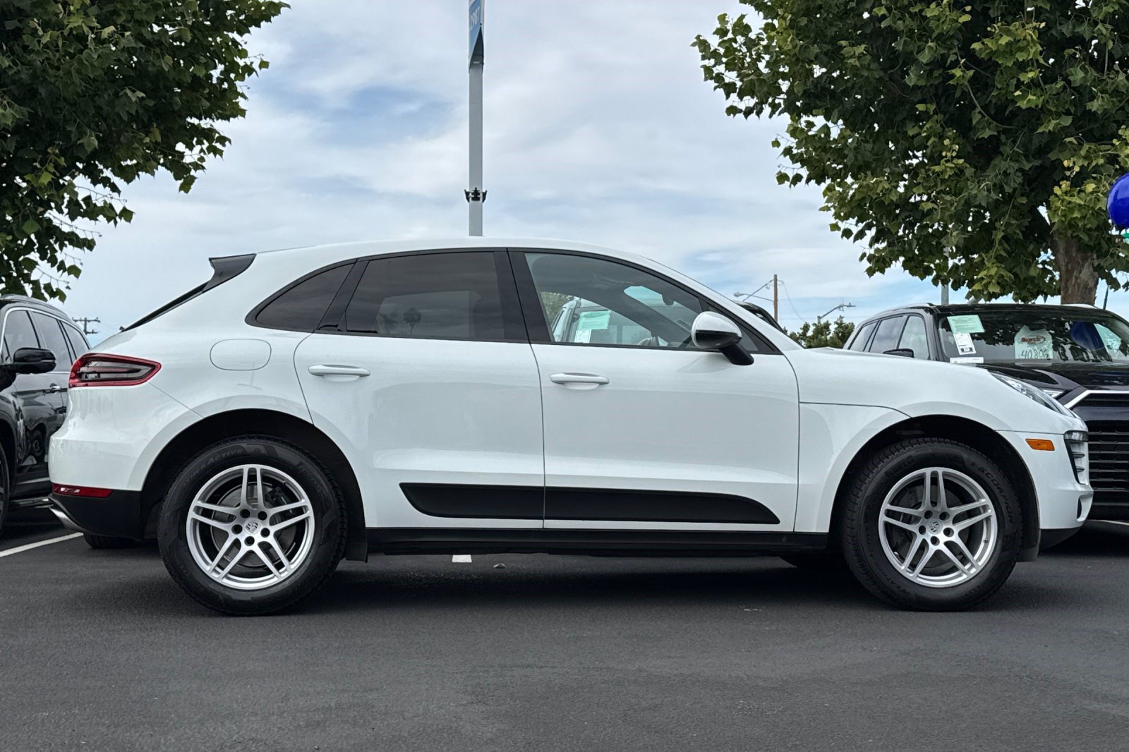 Used 2017 Porsche Macan AWD/4WD image 8
