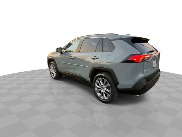 Used 2020 Toyota RAV4 XLE Premium AWD/4WD image 8