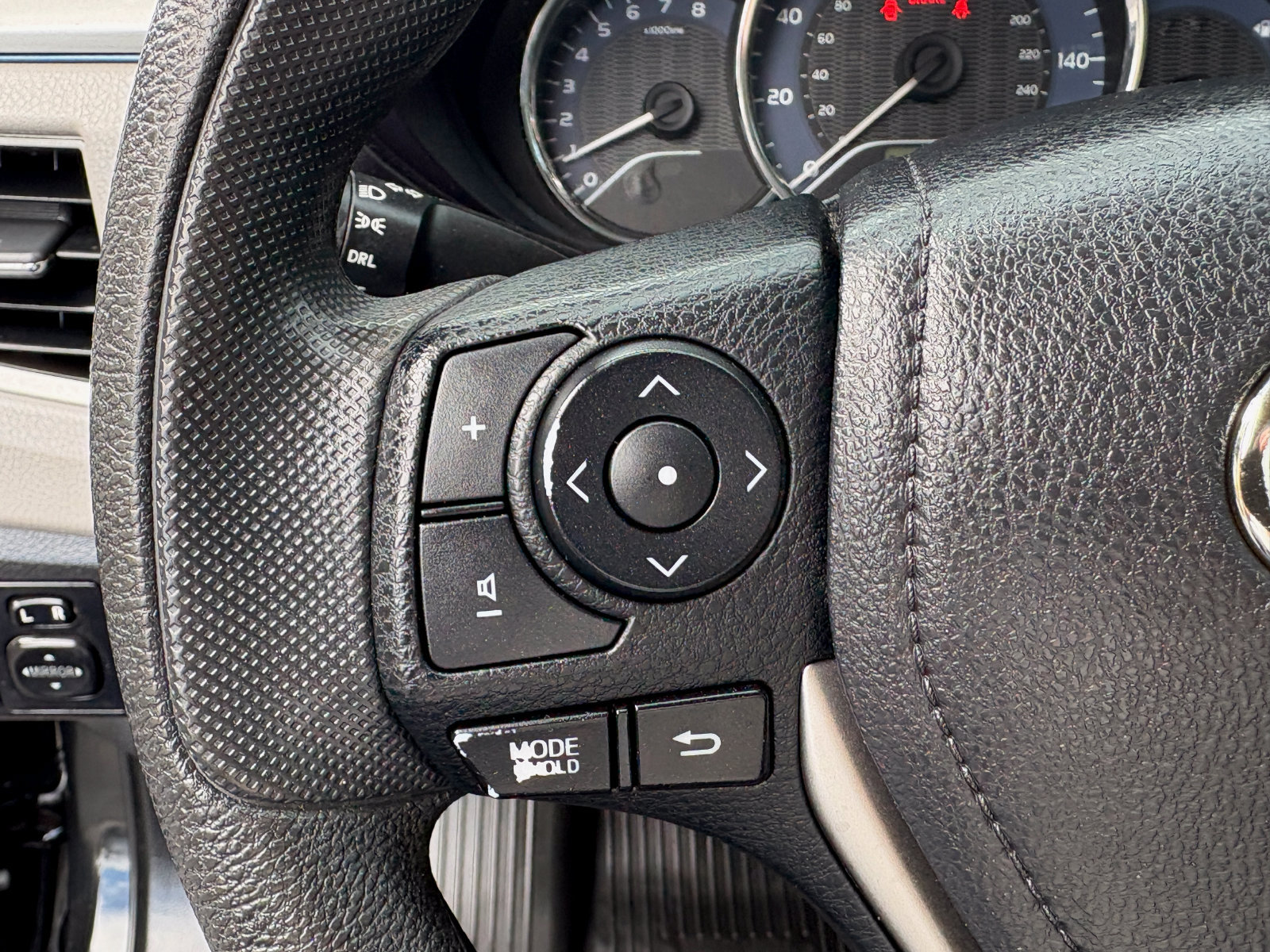 Used 2016 Toyota Corolla LE FWD image 28