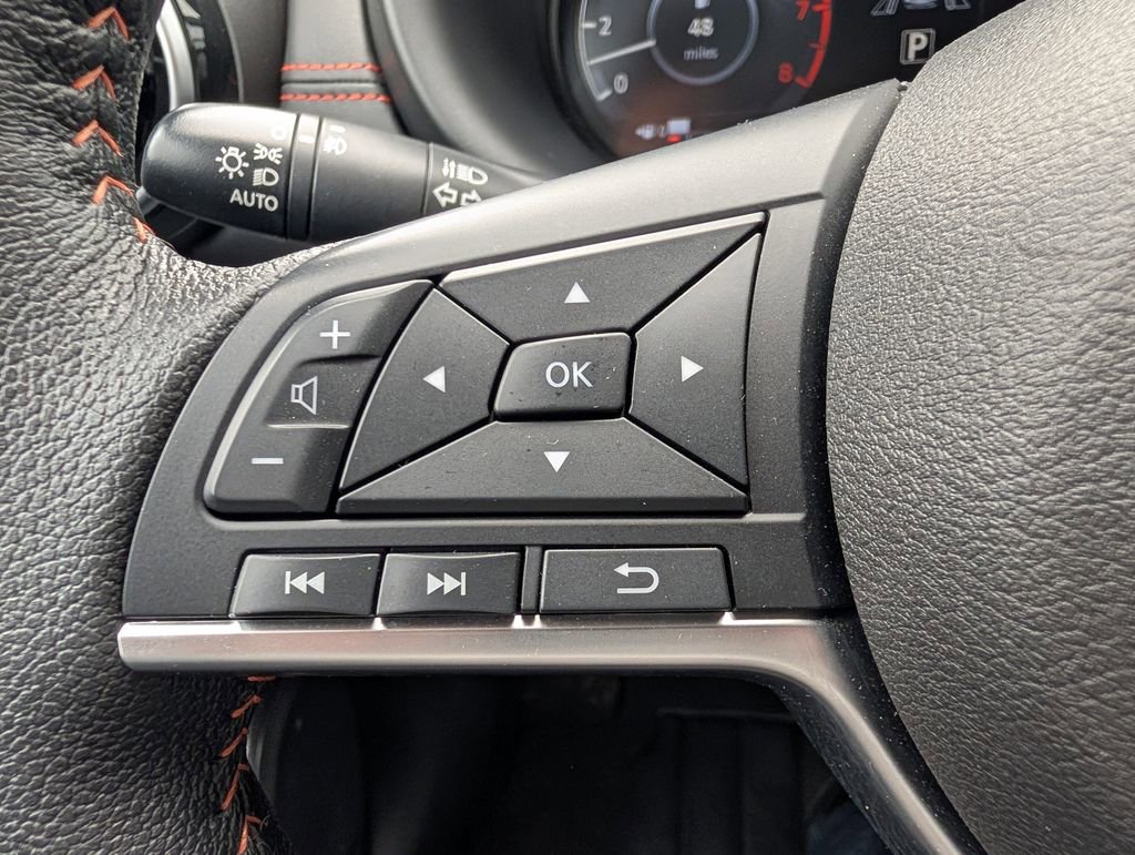 Used 2023 Nissan Kicks SR w/ SR Premium Package FWD image 26