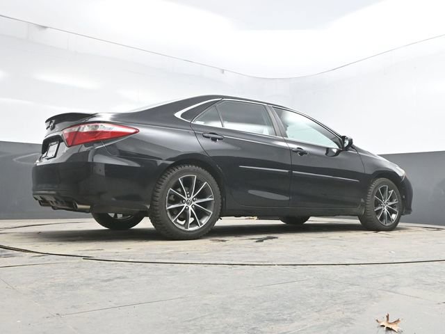 Used 2015 Toyota Camry XSE image 38