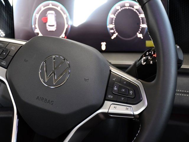 New 2026 Volkswagen Tiguan SE image 18