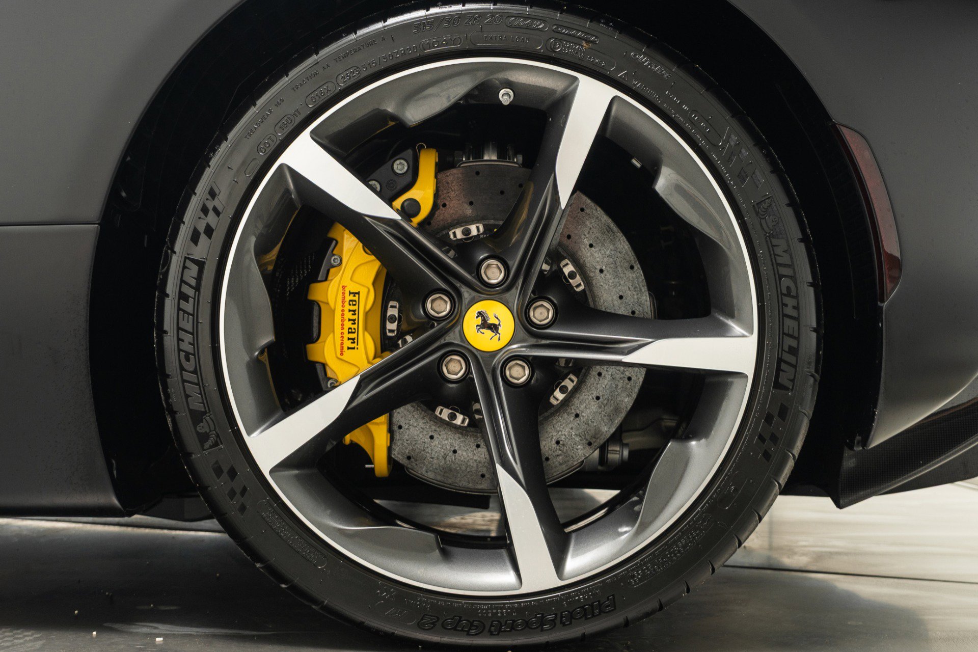 Used 2024 Ferrari SF90 Spider image 11